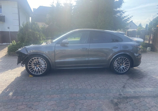 Porsche Cayenne cena 115900 przebieg: 80000, rok produkcji 2019 z Piaski małe 121